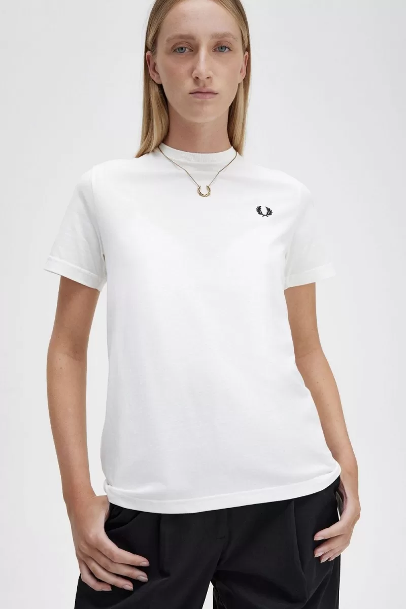 Fred Perry Laurel Wreath Necklace Womens Jewellery Gold ETUHF3520 1 - Fred Perry Laurel Wreath Necklace Women's Jewellery Gold | ETUHF3520